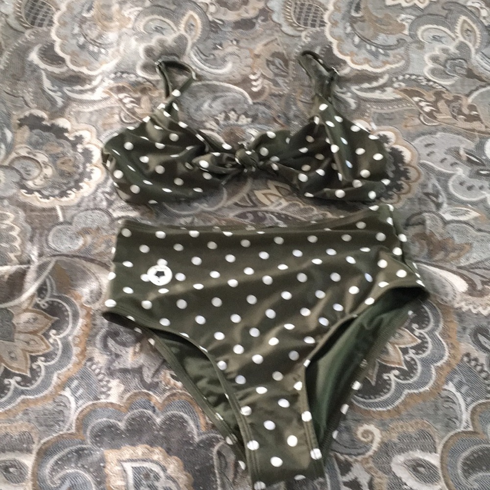 2 Piece swimsuit, hi-rise bottoms